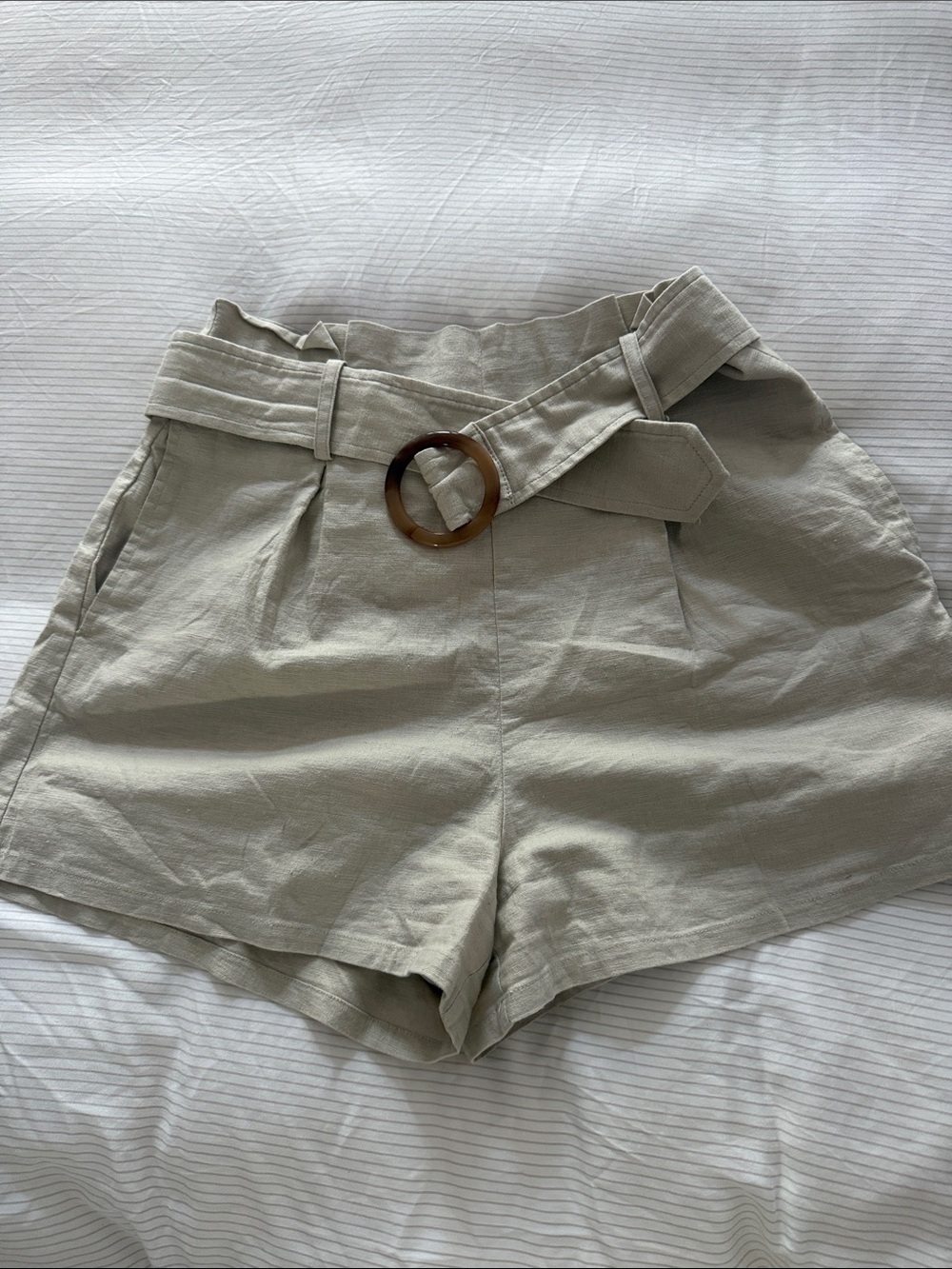 High-Waist Beige Shorts with Belt